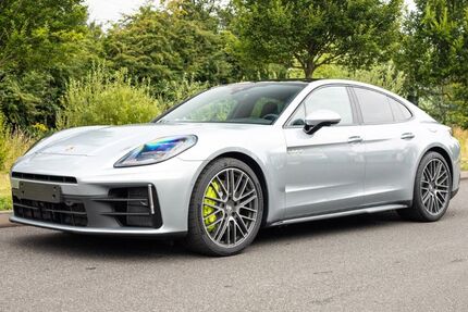 Porsche Panamera 17.990 km 126.890 € Recklinghausen 45665