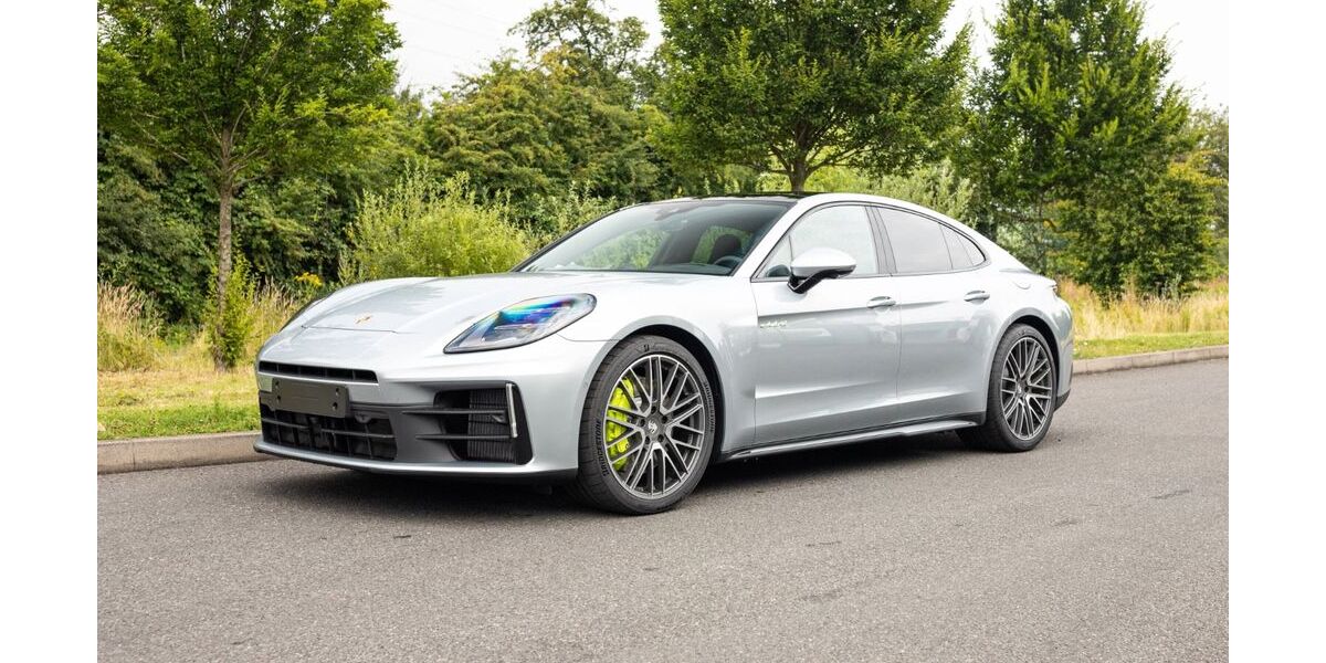 Porsche Panamera 17.990 km 126.890 € Recklinghausen 45665