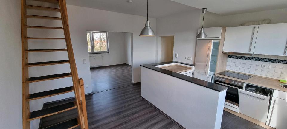 Dachgeschoßwohnung Essen Stadtbezirk V - 2.5 Zimmer, 75 m&sup2;, 940&euro; | Angebot:25304043