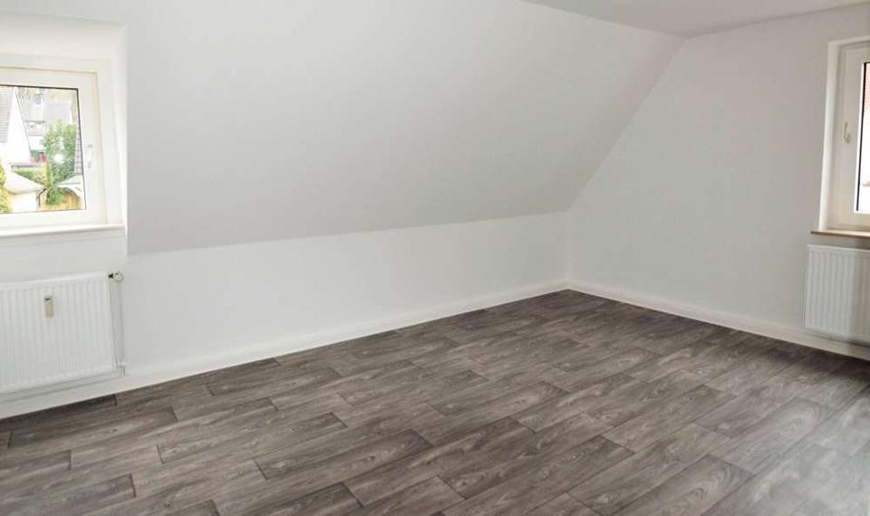 Dachgeschoßwohnung Gelsenkirchen Ückendorf - 3 Zimmer, 75 m&sup2;, 560&euro; | Angebot:26154891