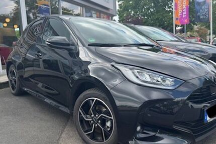 Toyota Yaris 2.535 km 21.900 &euro; Gelsenkirchen 45891