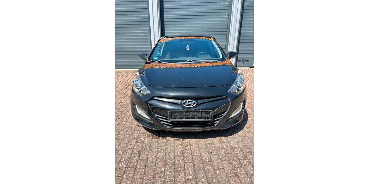 Hyundai i30 157.000 km 2.999 &euro; Duisburg 47239