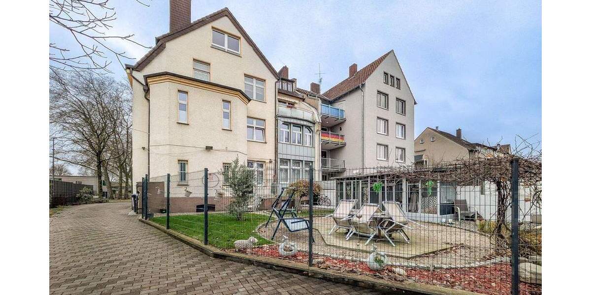 4 Einheiten - 3 Garagen - 1000 m² Grundstück 1 zimmer