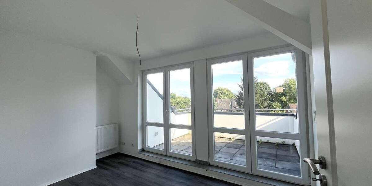 Frisch sanierte Dachgeschoss Wohnung mit 2 Zimmern und Terasse in Herne, Baukau-West 2 zimmer