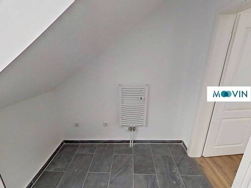 Bezaubernde und frisch modernisierte 3-Zimmer-AltbauWohnung mit Tageslichtbad