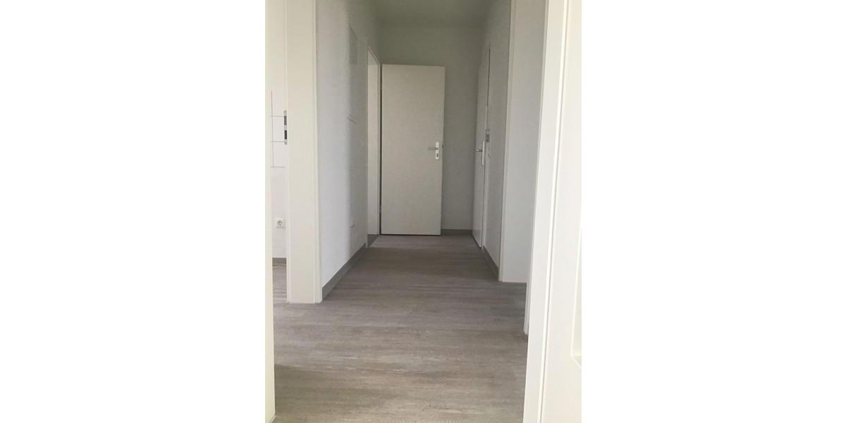 Wohnen mit Weitblick - schicke 3-Raum-Wohnung mit Panoramabalkon 3 zimmer