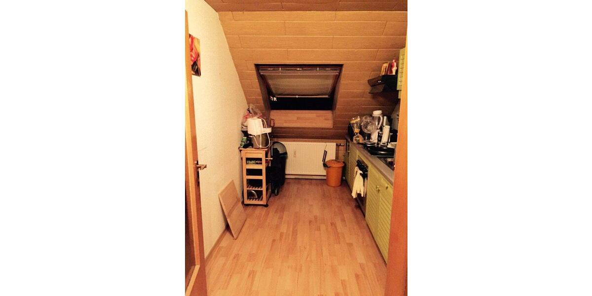 Dachgeschoßwohnung Duisburg Mittelmeiderich - 2 Zimmer, 60 m&sup2;, 450&euro; | Angebot:26326973