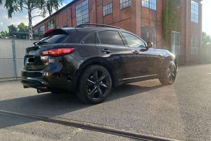 INFINITI QX70