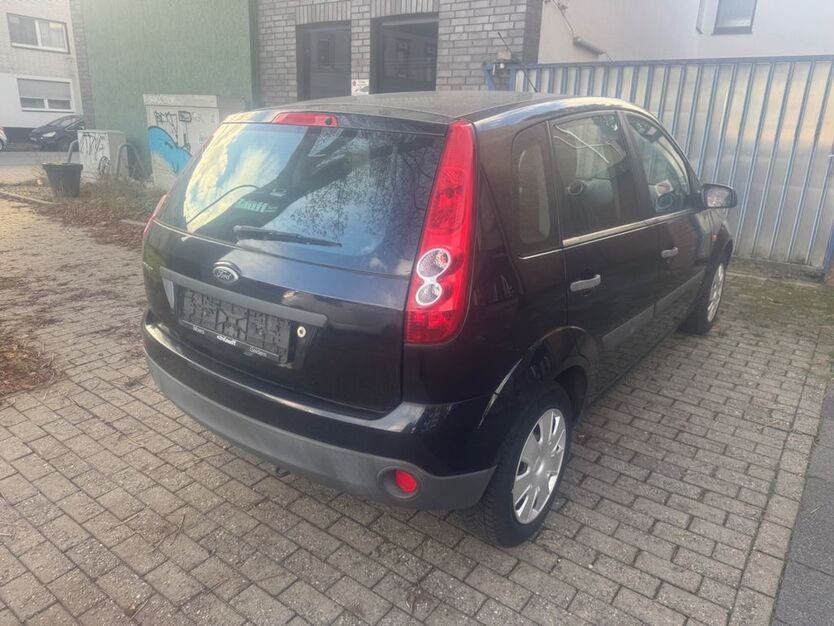 Ford Fiesta 38.000 km 3.799 € Duisburg 47198