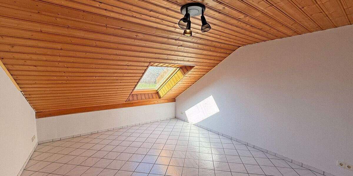 Etagenwohnung Dinslaken Bruch - 4 Zimmer, 115 m&sup2;, 259.000&euro; | Angebot:24622094