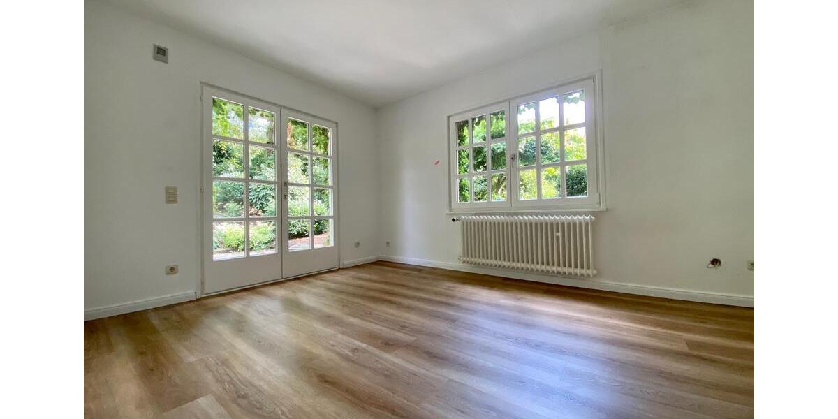 Einfamilienhaus mit 6 Zimmern, Kamin, Einbauküche, Sauna & Garage 6 zimmer