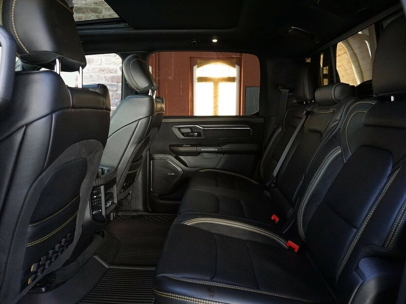 Dodge RAM 1500 TRX 6.2L V8 SMARTCUP Leder Pano HuD H&K 41.719 km 128.900 € Wuppertal 42327