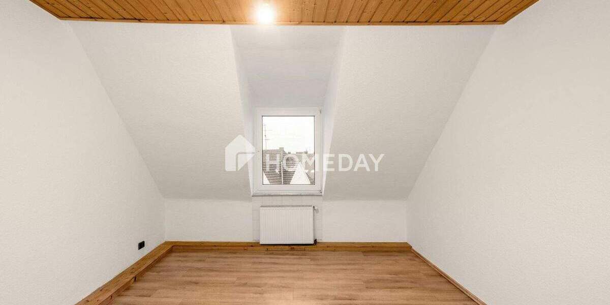 Etagenwohnung Duisburg Marxloh - 3 Zimmer, 106 m&sup2;, 99.000&euro; | Angebot:25373572