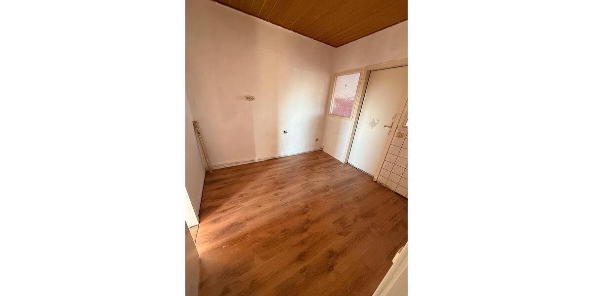 Dachgeschoßwohnung Gelsenkirchen Gelsenkirchen-Nord - 2 Zimmer, 77 m&sup2;, 450&euro; | Angebot:26341699