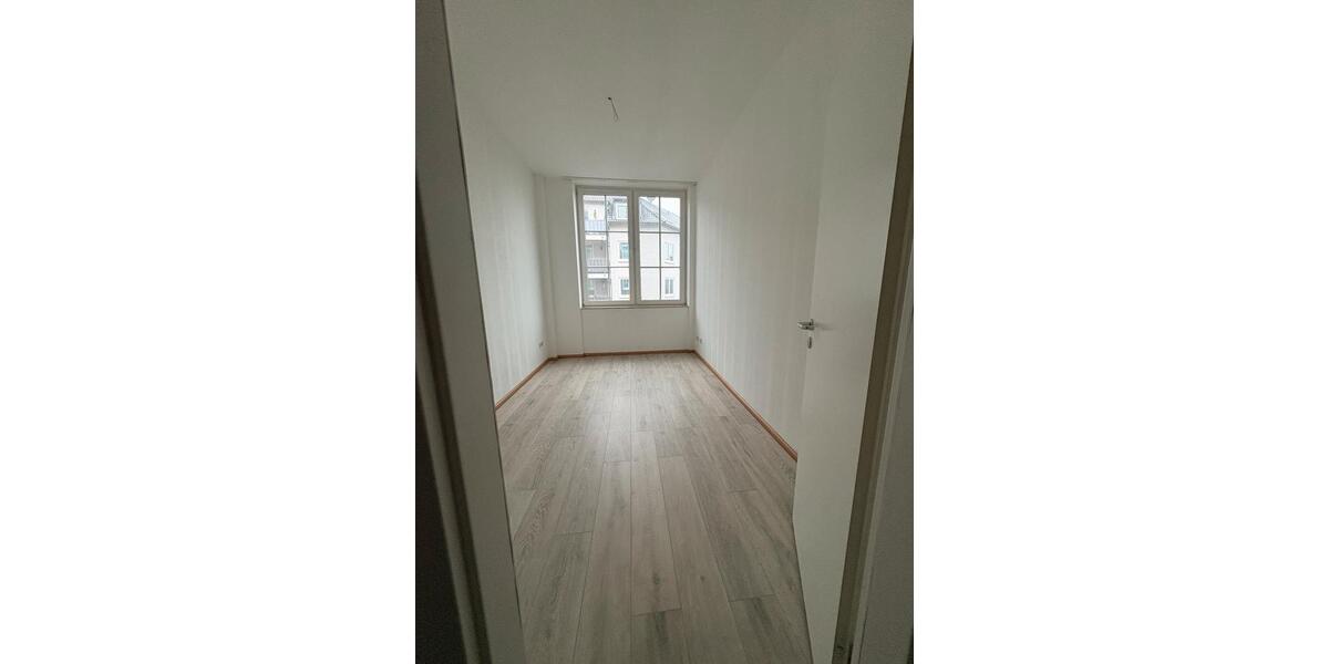 Eigentumswohnung 105 m² ~ 4 Zimmer mit Süd Balkon 4 zimmer