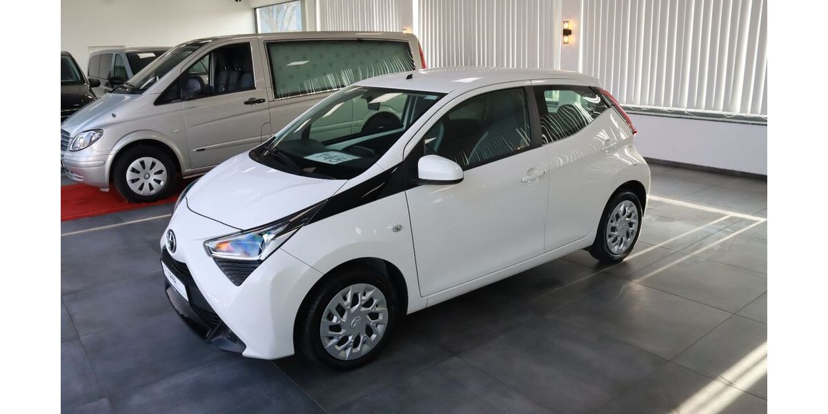 Toyota Aygo (X) 41.690 km 8.950 &euro; Essen 45329