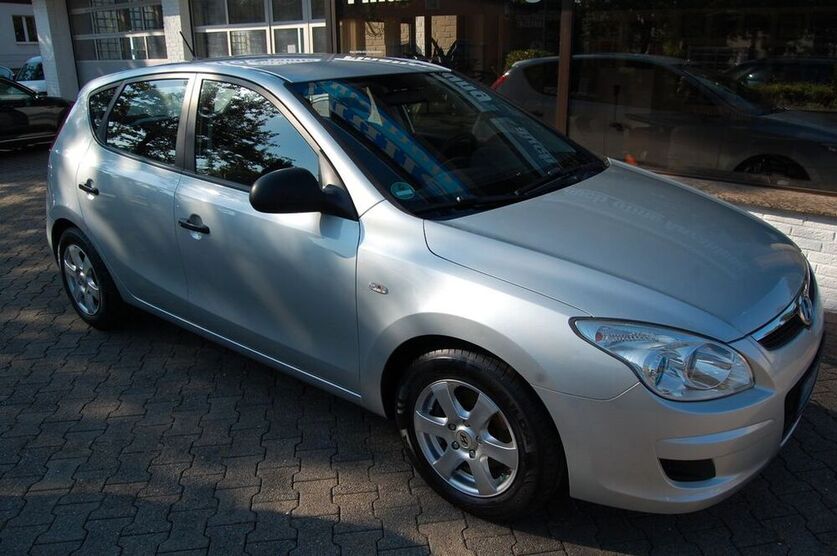 i30