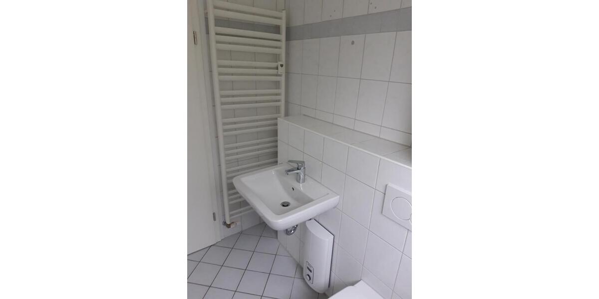 Bei VIVAWEST die Sonnenstrahlen auf dem eigenen Balkon genießen. 2.5 zimmer