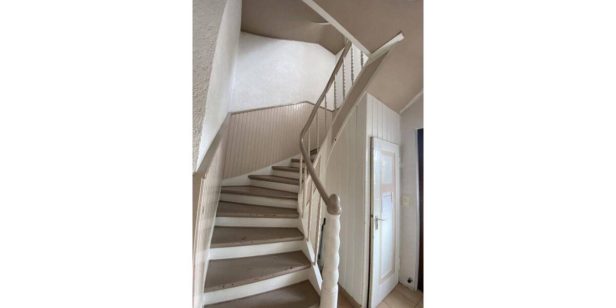 Mehrfamilienhaus, Wohnhaus Oberhausen Sterkrade-Mitte - 8 Zimmer, 201 m&sup2;, 289.000&euro; | Angebot:26908926