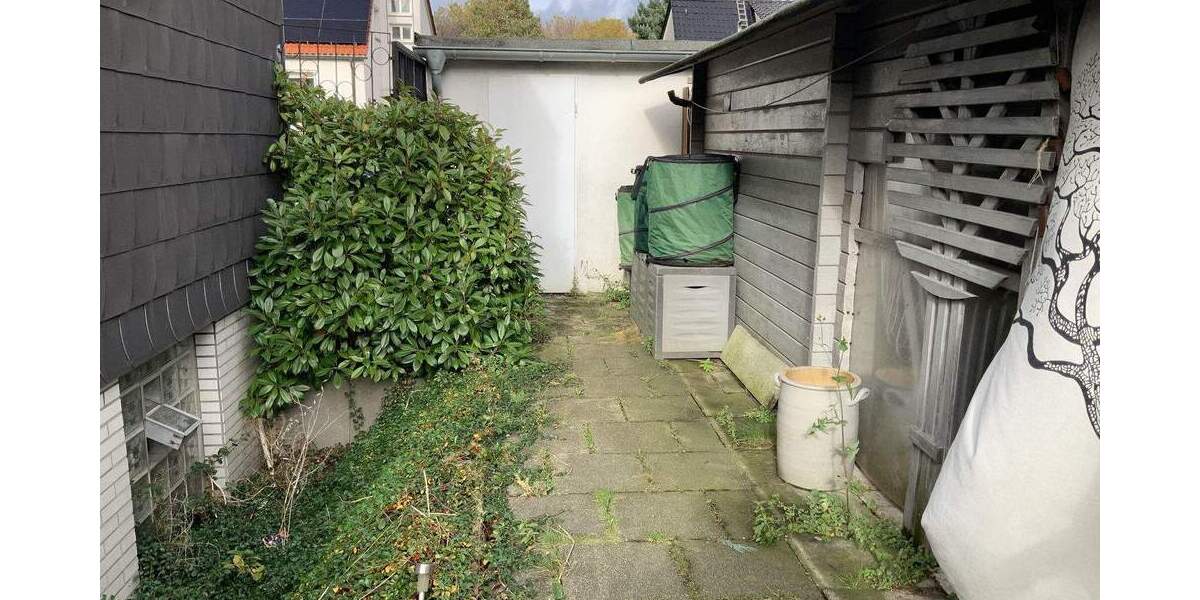 Lichtdurchflutete Eigentumswohnung mit Garten & vielseitigem Souterrain 5 zimmer