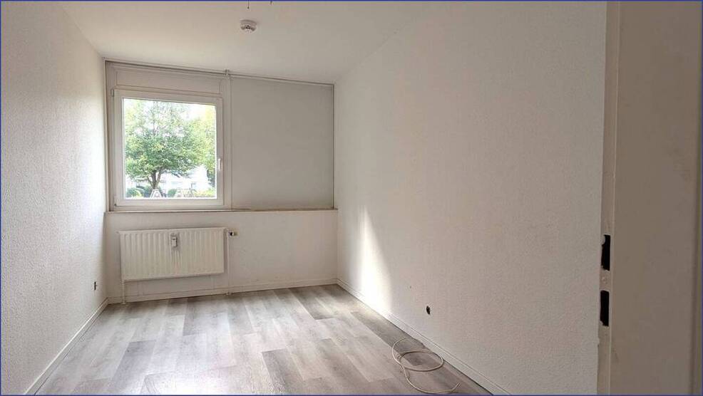 Schöne VierraumWohnung mit Balkon und Pkw-Stellplatz in beliebter Lage