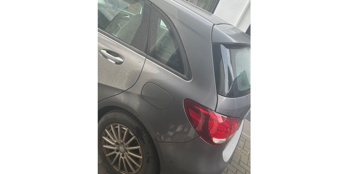Mercedes-Benz B 180 220.000 km 9.000 € Essen 45121