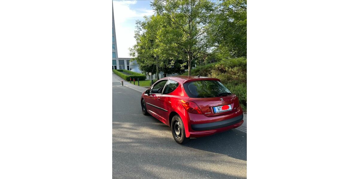 Peugeot 207 142.000 km 2.700 &euro; Wuppertal 42119