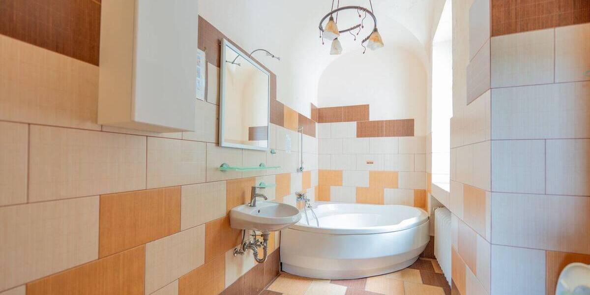 Mehrfamilienhaus, Wohnhaus Mülheim an der Ruhr / Schloß Broich Broich - 1 Zimmer, 425 m&sup2;, 650.000&euro; | Angebot:24035947