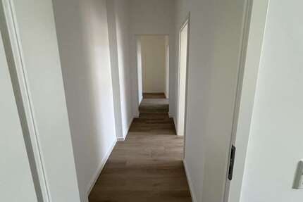 Wohnung Wuppertal Langerfeld - 5 Zimmer, 127 m&sup2;, 1.150&euro; | Angebot:25625683