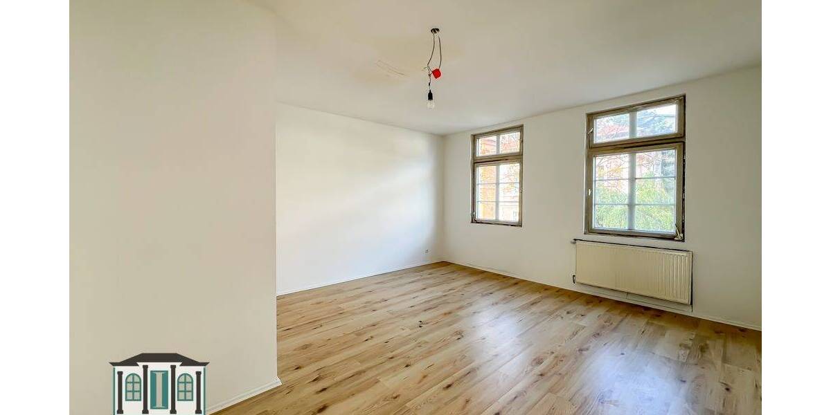 Denkmalschutz trifft Investitionschance: Dreiparteienhaus mit Entwicklungspotenzial 1 zimmer