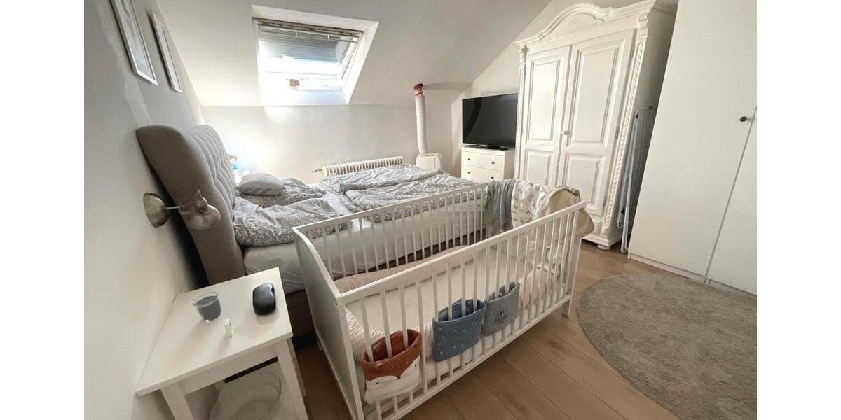 Dachgeschoßwohnung Duisburg Mittelmeiderich - 3 Zimmer, 80 m&sup2;, 901&euro; | Angebot:25294058