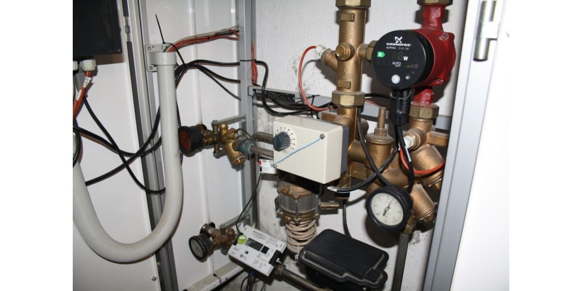 Provisionsfrei* Modernisierte Kapitalanlage in Duisburg-Hochfeld - Mehrfamilienhaus mit 277 m² Wohnfläche, vollvermietet, provisionsfrei vom Dachdecker - Mehrfamilienhaus, Wohnhaus Duisburg Hochfeld | Angebot:25561634