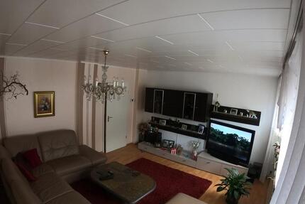 Helle 4-Zimmer-WHG mit Terrasse, EBK und 80qm Garage 4 zimmer