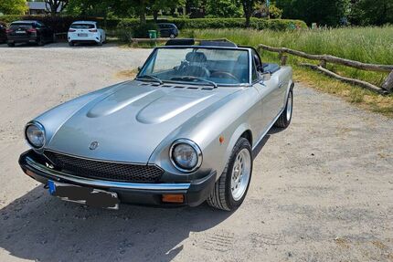 Fiat 124 Spider