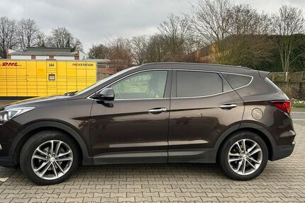 Hyundai SANTA FE 223.000 km 13.900 € Duisburg 47055