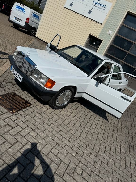 Mercedes-Benz 190 82.000 km 9.950 € Dortmund 44141