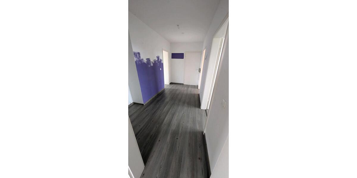 Dachgeschoßwohnung Oberhausen - 3 Zimmer, 70 m&sup2;, 630&euro; | Angebot:25511502