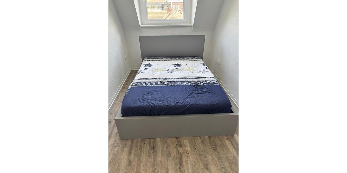 Dachgeschoßwohnung Essen Südviertel - 3 Zimmer, 102 m&sup2;, 950&euro; | Angebot:26426267