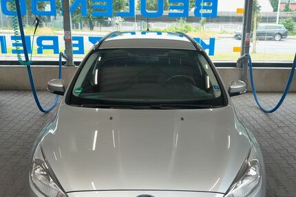 Ford Focus 74.000 km 8.550 &euro; Dorsten 46284