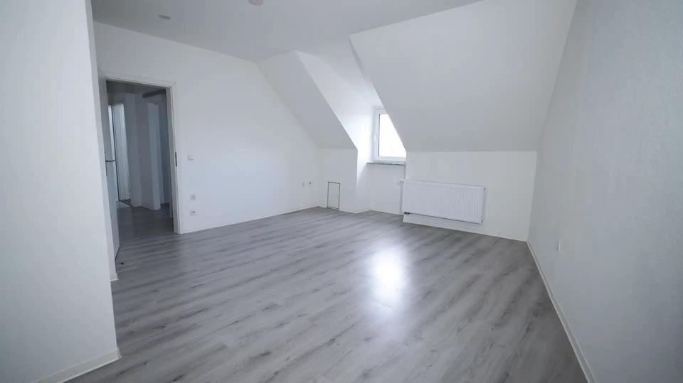 Dachgeschoßwohnung Hattingen - 1 Zimmer, 33 m&sup2;, 400&euro; | Angebot:26130716