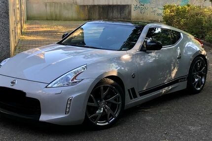 Nissan 370Z 62.000 km 28.900 &euro; Bochum 44801