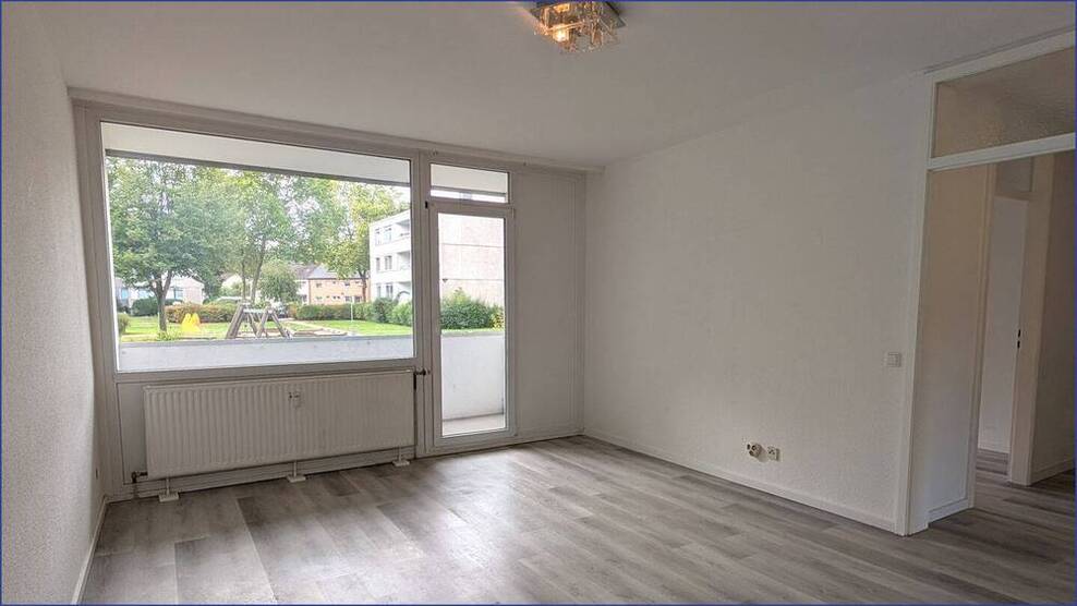 Schöne VierraumWohnung mit Balkon und Pkw-Stellplatz in beliebter Lage
