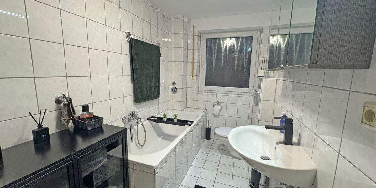 Attraktives Investment in ruhiger Wohnlage - vermietete Erdgeschosswohnung 3 zimmer