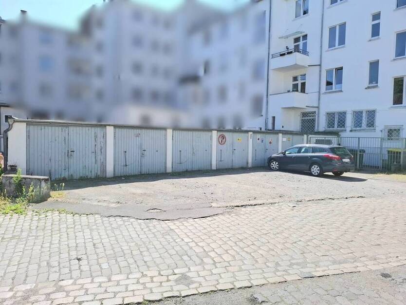 Recklinghausen-Zentrum! Vollvermietetes Wohn- und Geschäftshaus mit 6 Garagen als Renditeobjekt!