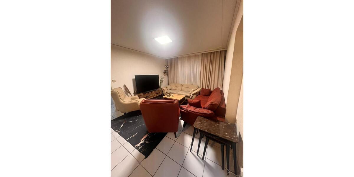 3,5 Zimmer Etagenwohnung mit Einbauküche Frisch Renoviert 3 zimmer