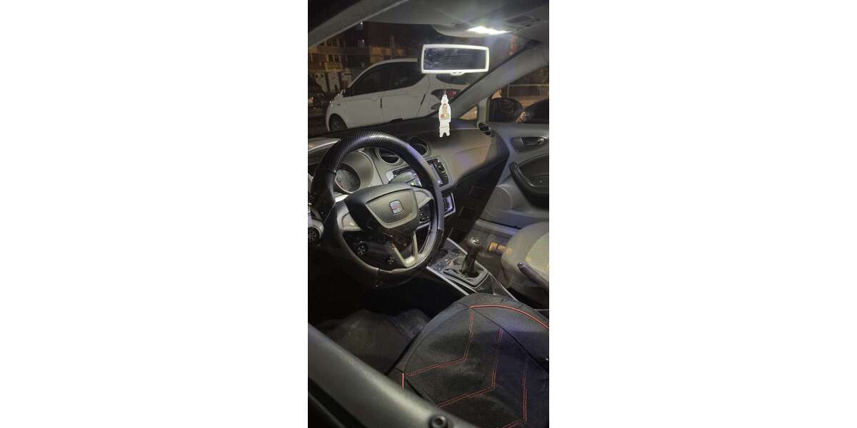 Seat Ibiza 126.608 km 3.300 &euro; Wuppertal 42283