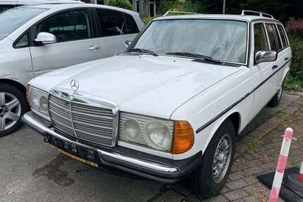 Mercedes-Benz 240 258.000 km 12.999 &euro; Wuppertal 42115