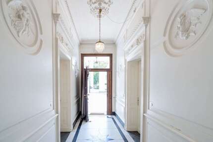 Haus zum Kaufen in Rheinberg 1.399.000 € 358 m² 14 zimmer