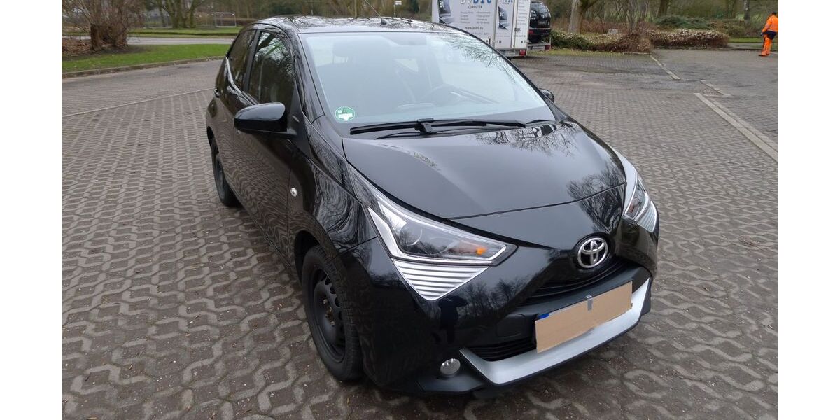 Toyota Aygo (X) 26.350 km 9.290 &euro; Herne 44651