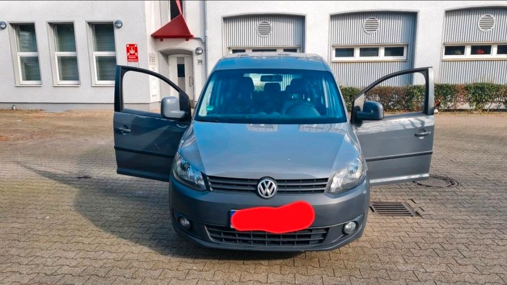 VW Caddy 212.000 km 5.400 &euro; Recklinghausen 45663